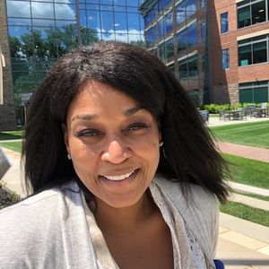 Meet your Posher, Veronica